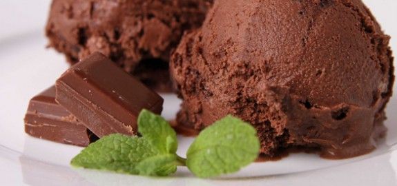 بستنی رژیمی شکلات و گردو